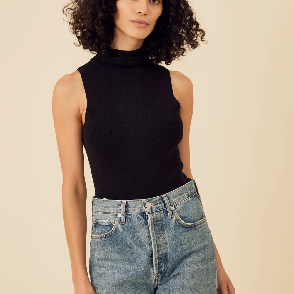 Elegant Black Sleeveless Bodysuit
